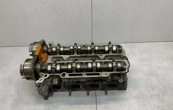 Opel Mokka X Engine head 55565291