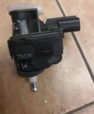 Headlight level adjustment motor