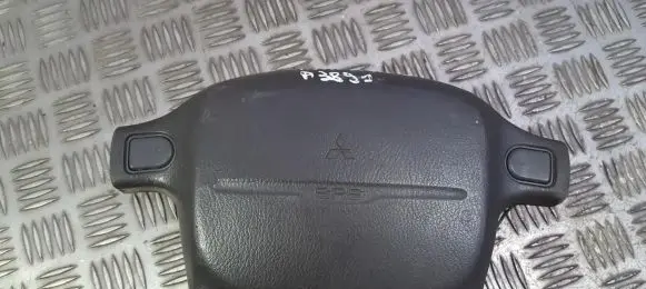 Mitsubishi Space Runner Steering wheel airbag