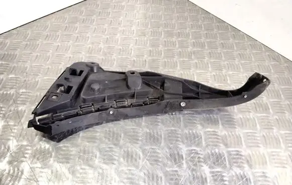 Volvo XC90 Front bumper mounting bracket 08620563
