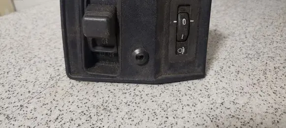 BMW 5 E34 Fog light switch 8110498