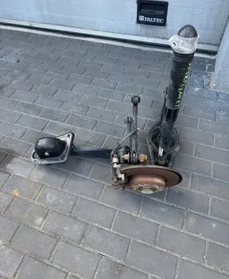 Volkswagen Golf Sportsvan Stub axle 