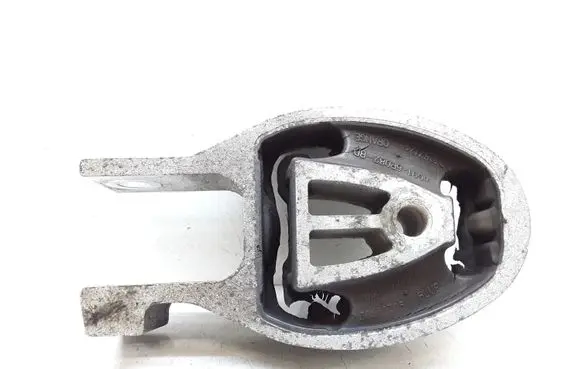 Volvo V60 Engine mount bracket 6G916P082AD 30680705 6G916P082BD