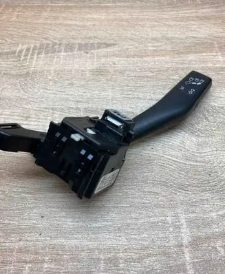 Volkswagen Touran I Indicator stalk 1K0953513E