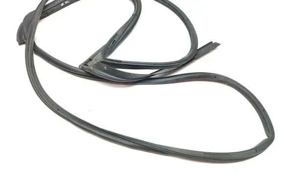 Nissan Navara D23 Rubber seal rear door window/glass 962DTB1