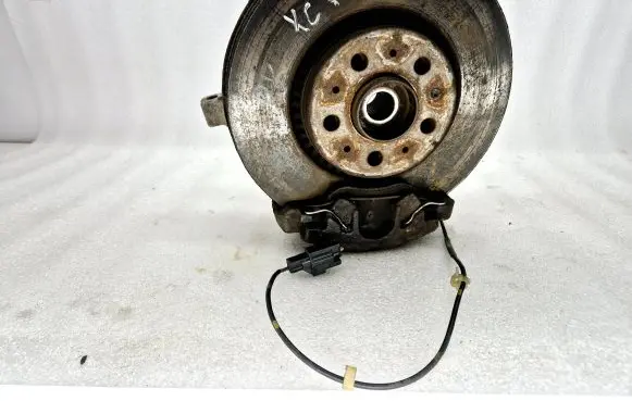 Front wheel hub spindle knuckle
