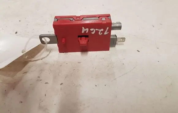 Volvo V40 Aerial antenna amplifier P30761698