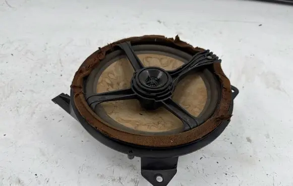 Volvo S60 Parcel shelf speaker 8633574