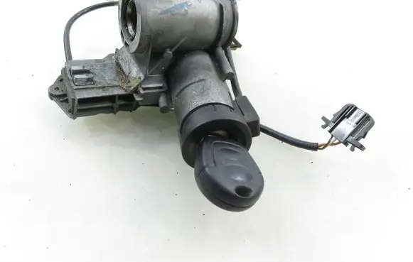 Volkswagen Sharan Ignition lock P012106
