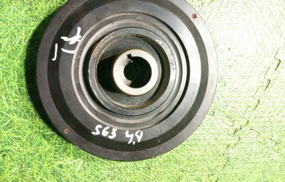 BMW X5M E70 Crankshaft pulley 7572566 70999749L