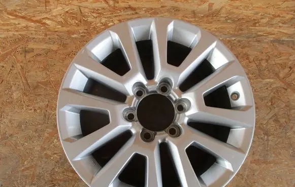 Toyota Hilux (AN120, AN130) R18 alloy rim 