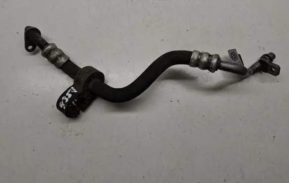 Gearbox oil cooler pipe/hose