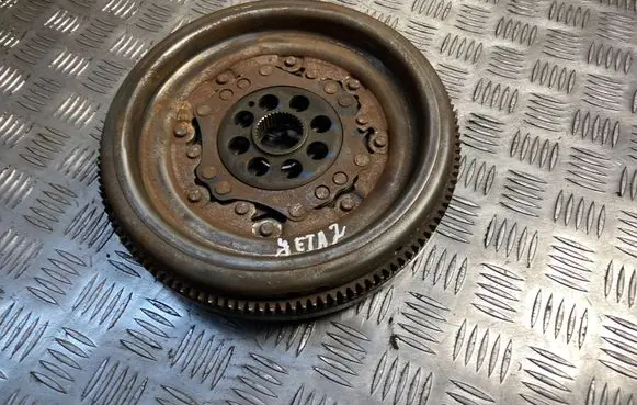 Volkswagen Jetta VI Dual mass flywheel 06J105266