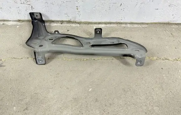 BMW X1 U11 Fender mounting bracket 988341004