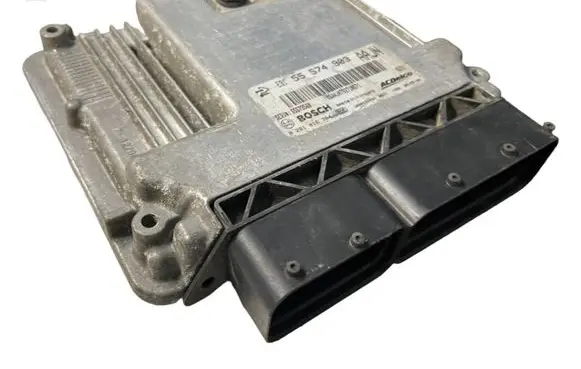 Opel Insignia A Engine control unit/module 0281016704 55574903 55573560