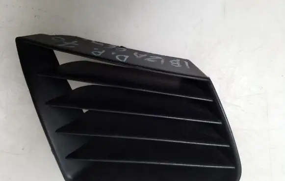 Seat Ibiza III (6L) Front bumper lower grill 6L0853676