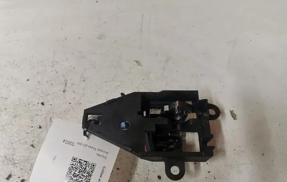 Toyota Avensis Verso Rear door interior handle