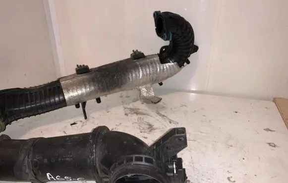 Volvo C30 Engine coolant pipe/hose 76895577 A6511