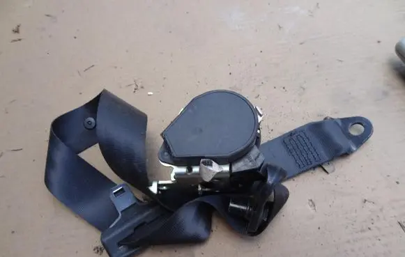Renault Kangoo II Front seatbelt 8200448760