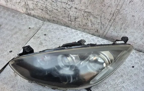 Mazda 2 Headlight/headlamp P8401L DR6151040 P9489L