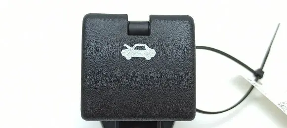 Cadillac SRX Engine bonnet (hood) release handle