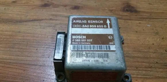 Audi A4 S4 B5 8D Airbag control unit/module 0285001037 8a0959655b