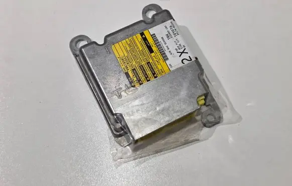 Toyota Avensis T250 Airbag control unit/module 8917005220