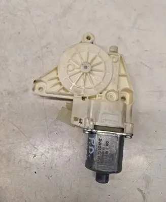 Mercedes-Benz E W212 Front door window regulator motor A2048200242 971218100
