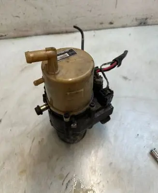 Mazda 3 I Power steering pump 5674875