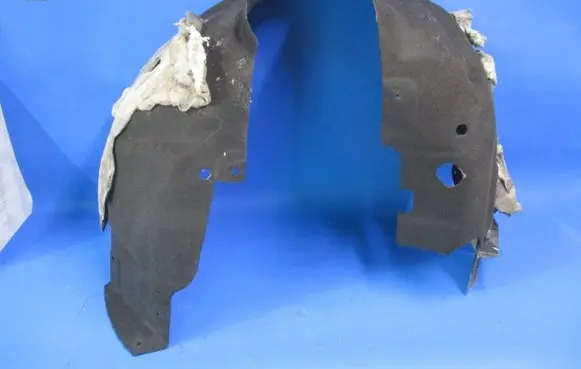 Front wheel arch liner splash guards