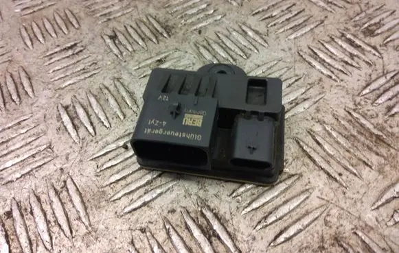 BMW 3 F30 F35 F31 Glow plug pre-heat relay 8570087