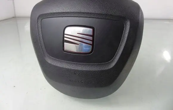 Steering wheel airbag