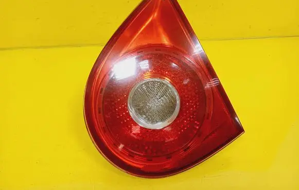 Volkswagen Golf V Tailgate rear/tail lights 1K6945108C