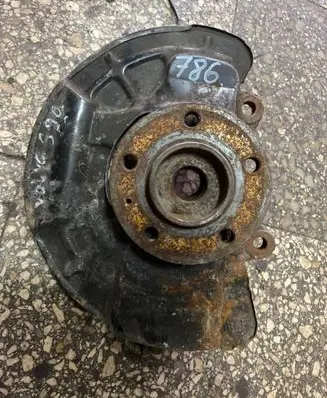 Volvo S80 Front wheel hub