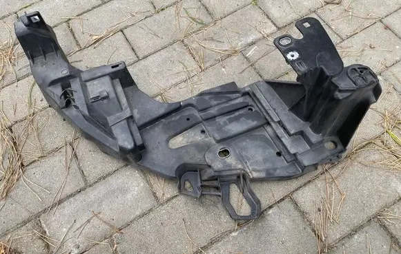 Renault Megane III Headlight/headlamp mounting bracket 622225493R