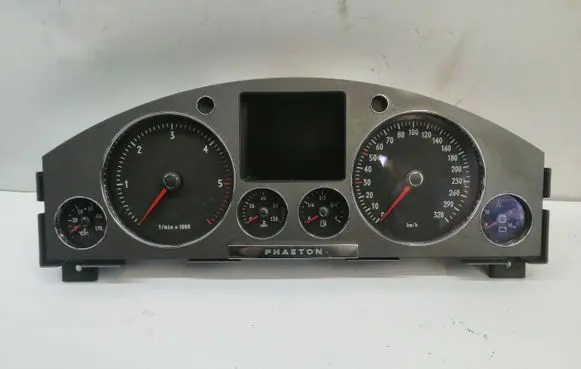 Volkswagen Phaeton Speedometer (instrument cluster) 3D0920881XS