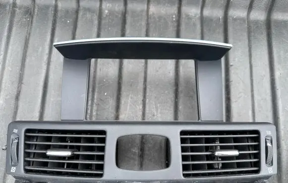 Infiniti M30 Dash center air vent grill P10751B34000 P10750B34000 P10752B34000