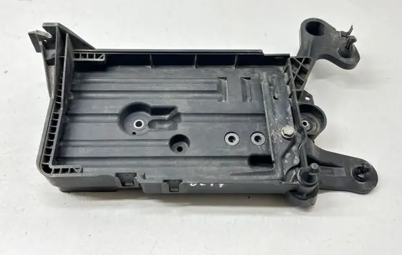 Skoda Octavia Mk3 (5E) Battery tray 5Q0915331J 5Q0915321H