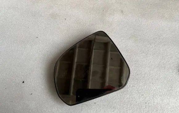 Suzuki Alto Wing mirror glass 1602413