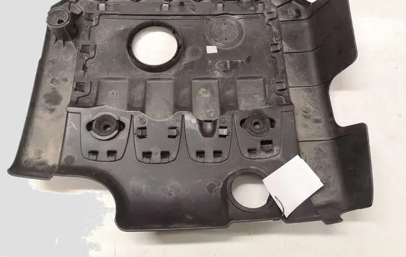 Volkswagen Touran I Engine cover (trim) 03G103925