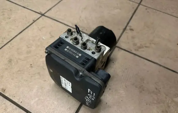 BMW 5 E60 E61 ABS Pump 6783360 678336