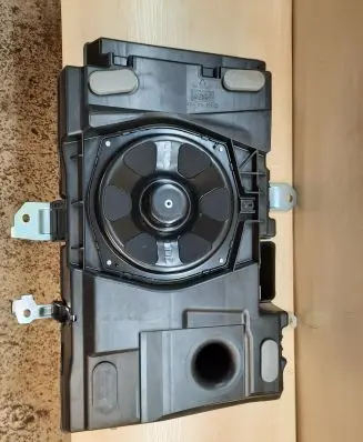 Land Rover Evoque I Subwoofer speaker BJ3218808EB LR025879