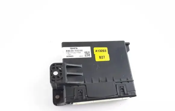Toyota Avensis T270 Air conditioning/heating control unit 8865005250 MB1776007784