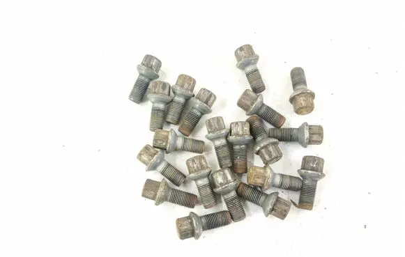 Mercedes-Benz C W204 Nuts/bolts 