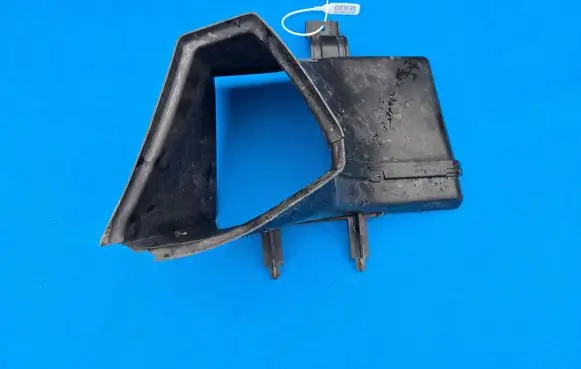 BMW M4 G82 G83 Intercooler air guide/duct channel 8072093