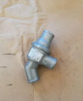 BMW 5 E28 Thermostat 331080 V648580