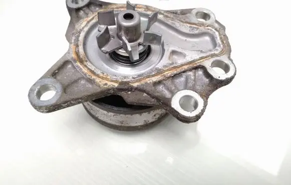 Toyota iQ Water pump