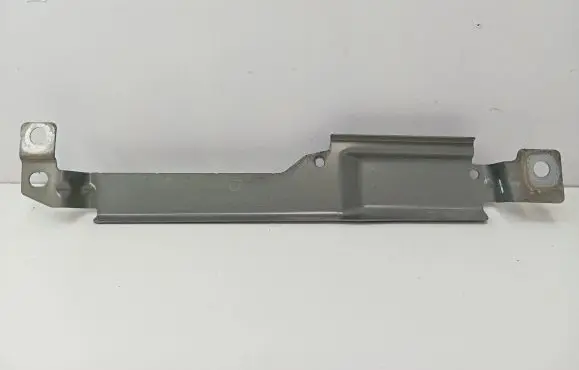Volvo XC60 Fender mounting bracket 31424581