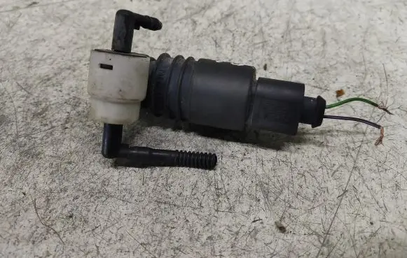 Audi A6 S6 C5 4B Windscreen/windshield washer pump