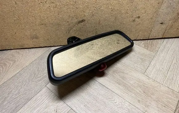 Rear view mirror (interior)